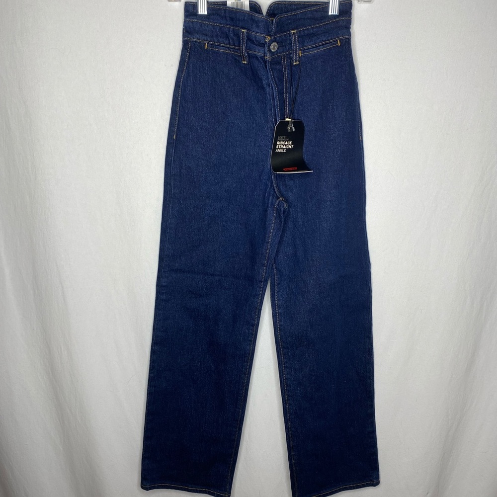 Levi’s Premium Ribcage Ankle Straight - Picture 4 of 9